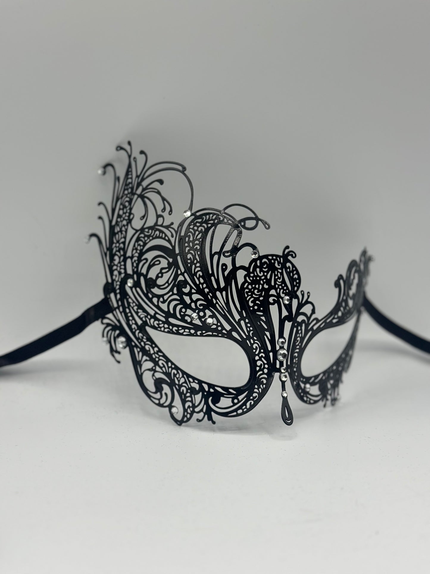 Máscara de mascarada para mujer "Eclipse" - Máscara veneciana de metal negro con piedras strass