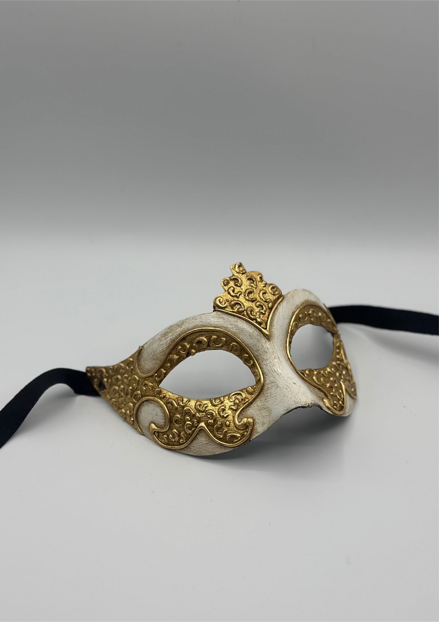 2er-Set venezianische Masken in Gold & Elfenbein – Handgefertigtes Pappmaché-Paar-Set für Karneval & Maskerade
