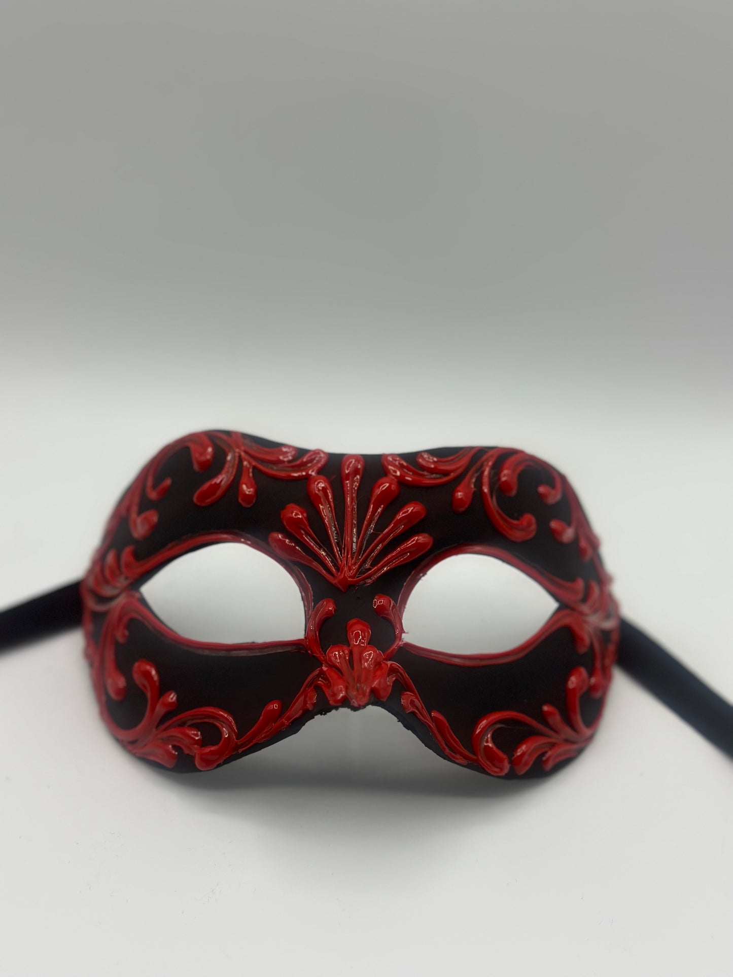 Handgefertigte venezianische Maske Schwarz Rot – Barocke Augenmaske für Maskenball, Karneval & Kostümparty