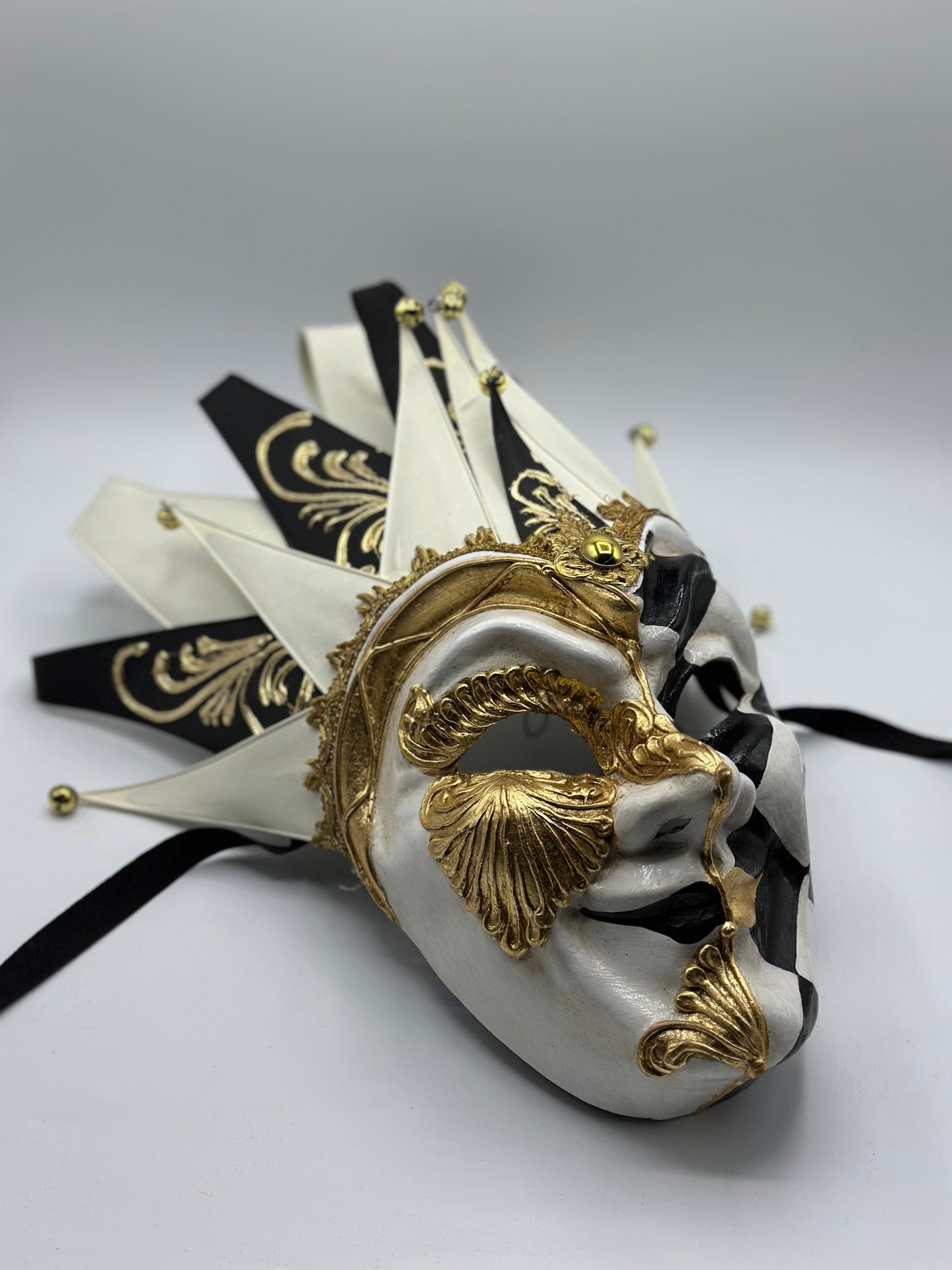 Venetian Joker Mask – Black White Gold