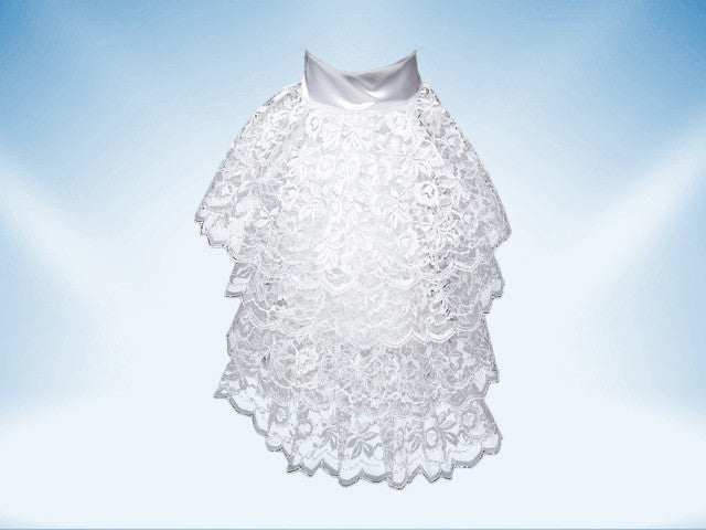 Jabot de dentelle blanche