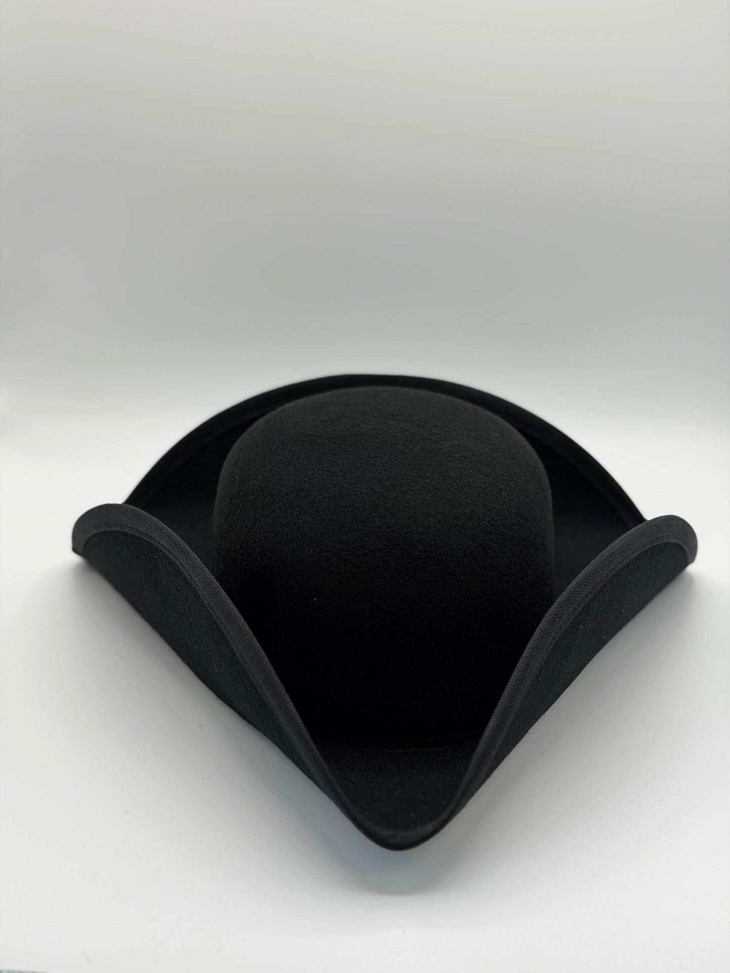 Driesteek Hoed – Tricorn Piratenhoed van Lana Wol