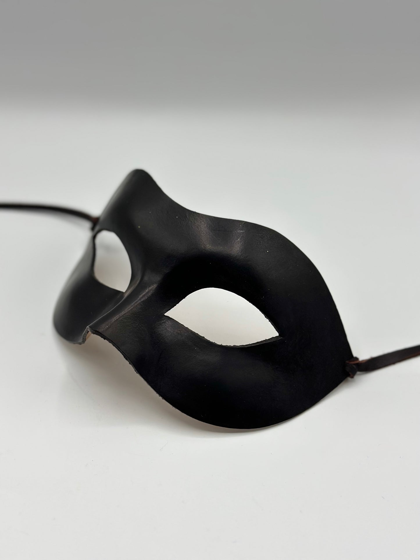 Passende Leder-Masken für Maskenbälle - Schwarz & Rot