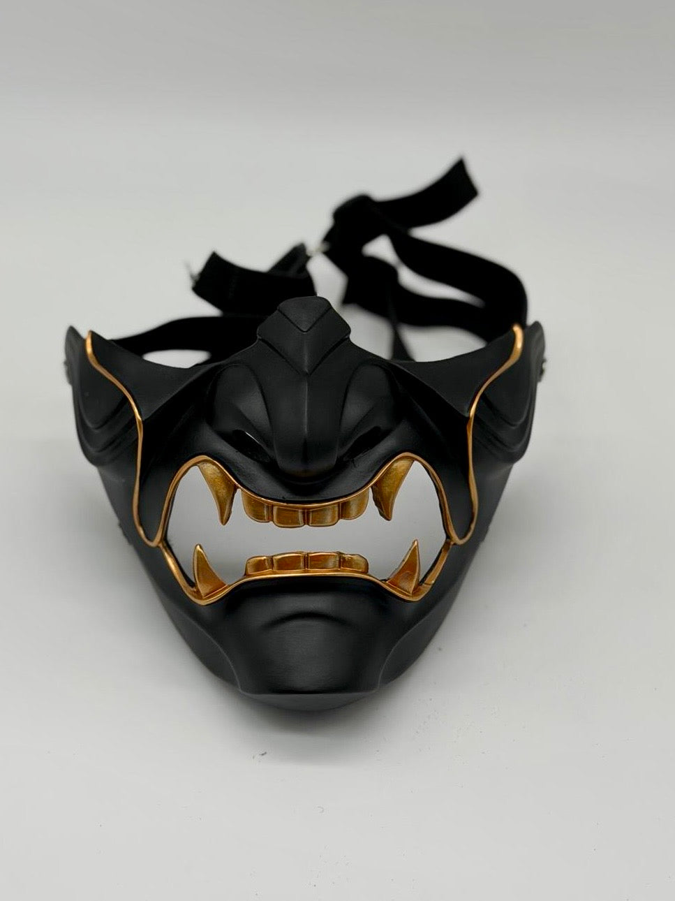 Schwarz-goldene Samurai-Halbmaske