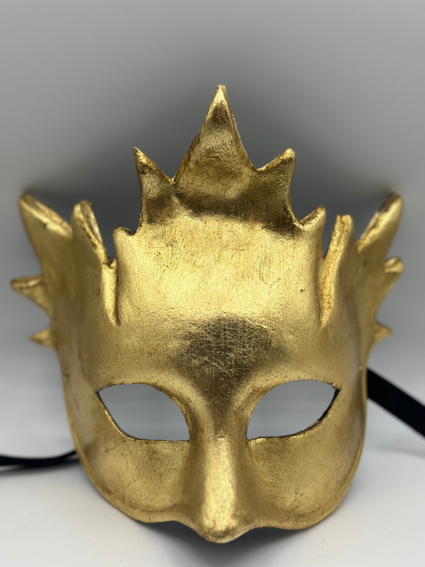Mask Bacchus in gold