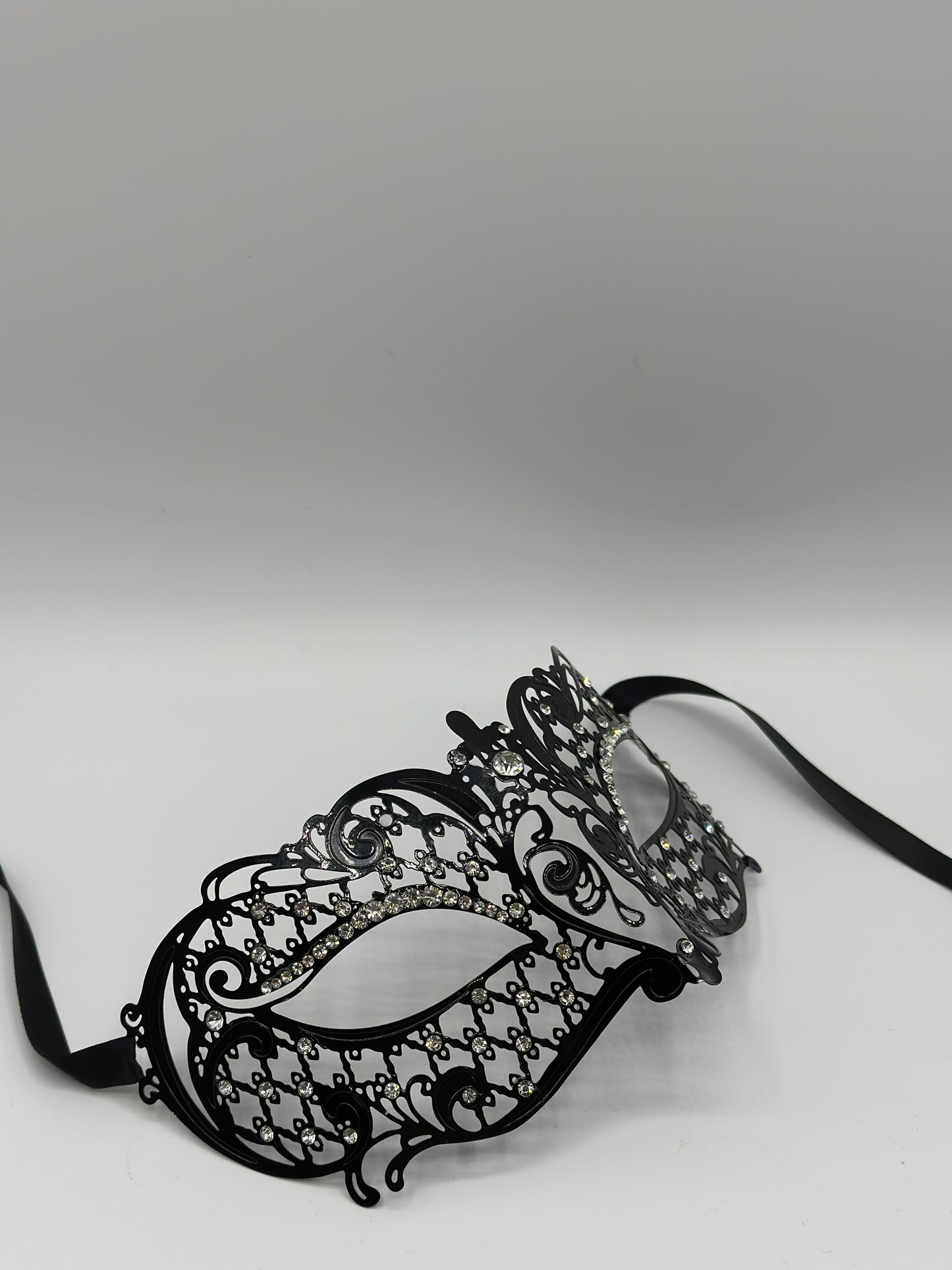 Máscara de mascarada para mujer "Seranade" - Máscara veneciana de metal negro con piedras strass