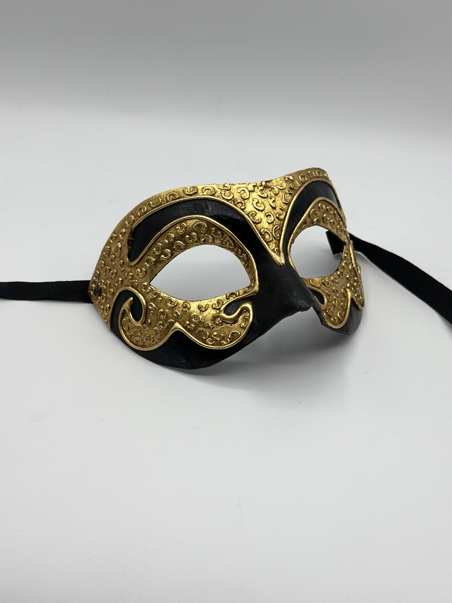 Venetiaans Masker – Zwart met Gouden Details