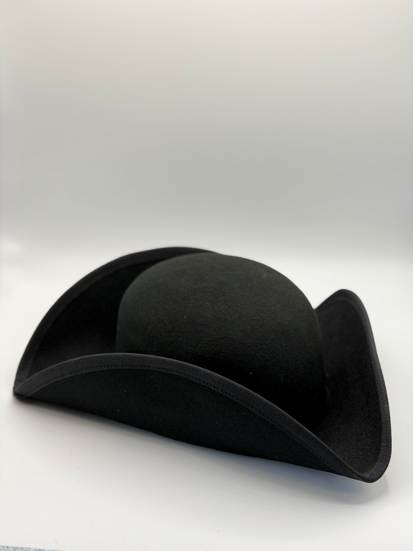 Driesteek Hoed – Tricorn Piratenhoed van Lana Wol