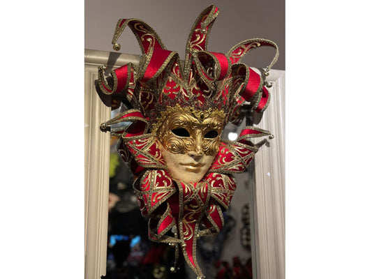 Venetiaans Jester masker in rood en gouden gezicht